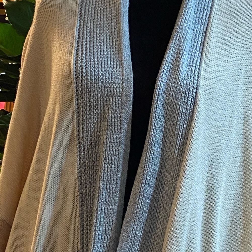 Cardigan - Picture 2 of 4